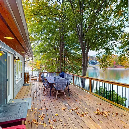 Villa Bears Den At Acorn Dr.